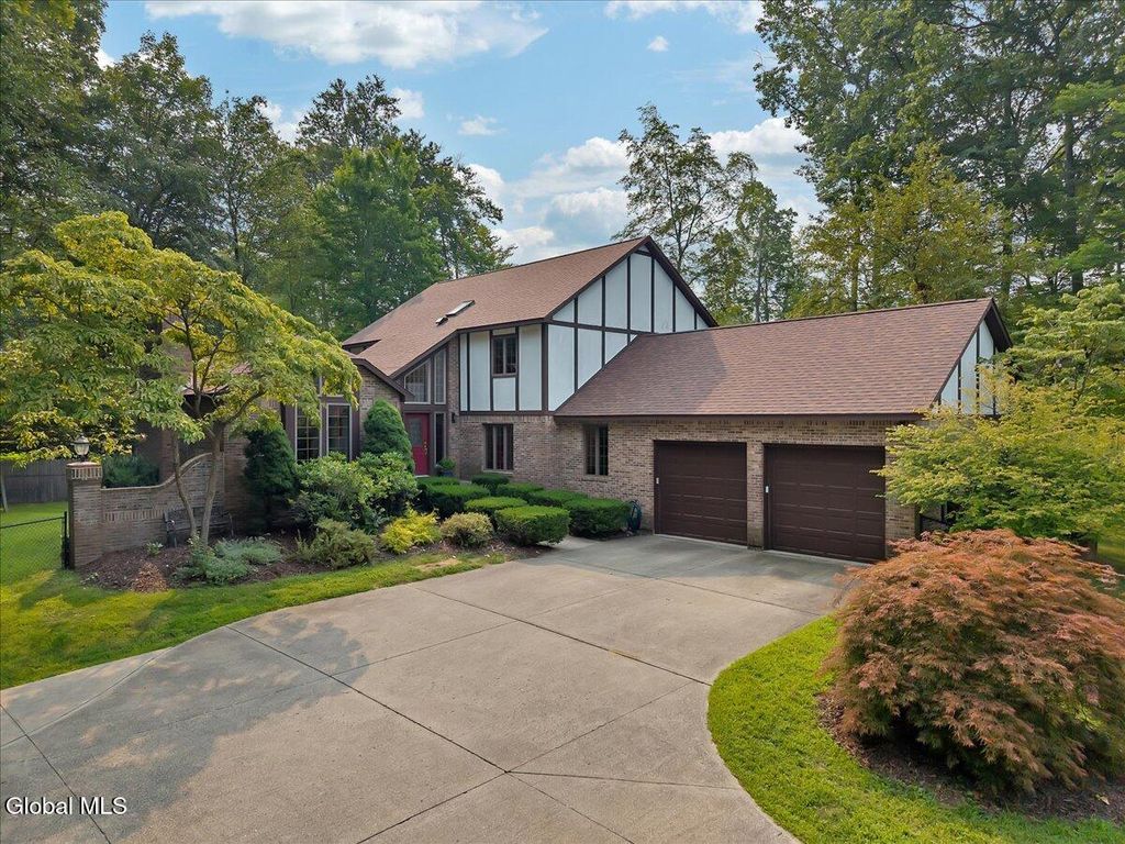 14 Bittersweet Lane, Clifton Park, NY 12065