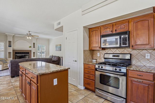 6401 BRISA DEL MAR Drive, El Paso, TX 79912