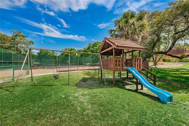 693 1ST COURT, Palm Harbor, FL 34684