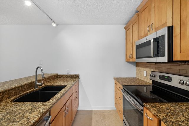 693 1ST COURT, Palm Harbor, FL 34684