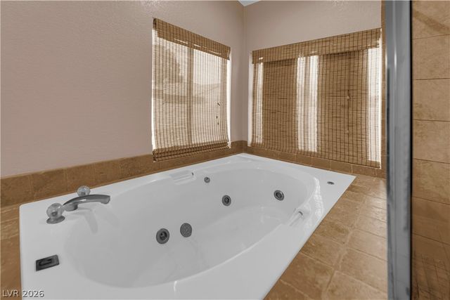 7412 Summer Crest Lane, Las Vegas, NV 89129