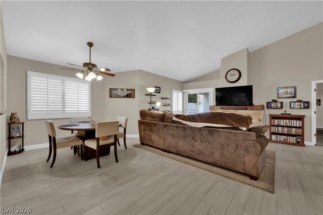 7412 Summer Crest Lane, Las Vegas, NV 89129