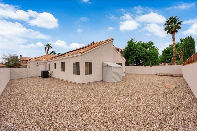 7412 Summer Crest Lane, Las Vegas, NV 89129