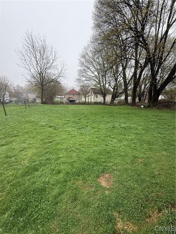 13 Madison Avenue, Auburn, NY 13021