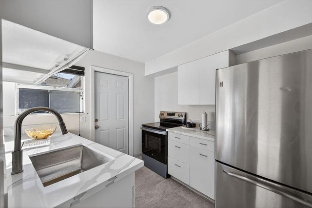 3308 Windsor Dr, Sacramento, CA 95864