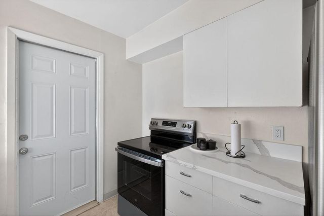 3308 Windsor Dr, Sacramento, CA 95864