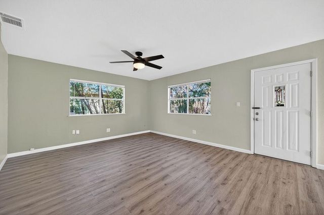 3308 Windsor Dr, Sacramento, CA 95864