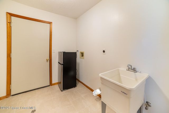 3772 E R Smyth Drive, Mims, FL 32754