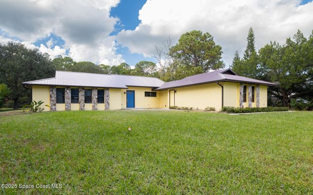 3772 E R Smyth Drive, Mims, FL 32754