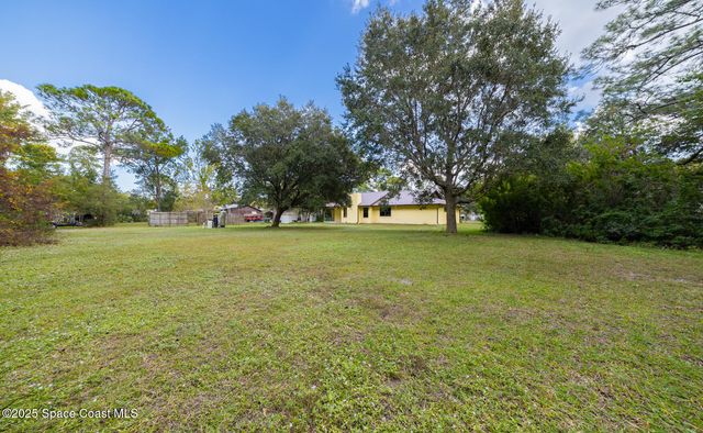 3772 E R Smyth Drive, Mims, FL 32754