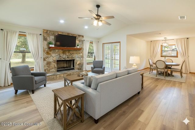 3772 E R Smyth Drive, Mims, FL 32754