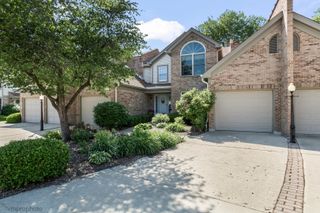 1916 W Ashbury Lane A, Inverness, IL 60067