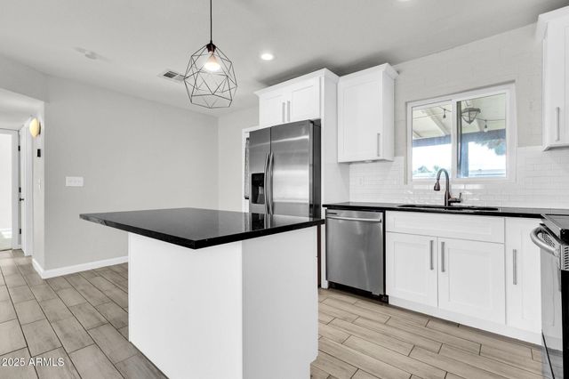 449 E Harmony Avenue, Mesa, AZ 85204