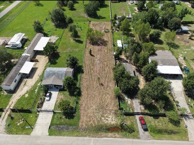 1018 County Road 3556, Cleveland, TX 77327