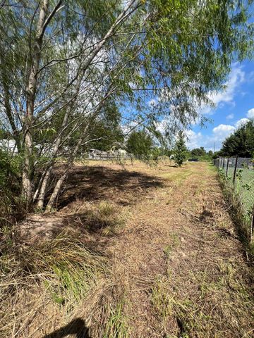 1018 County Road 3556, Cleveland, TX 77327