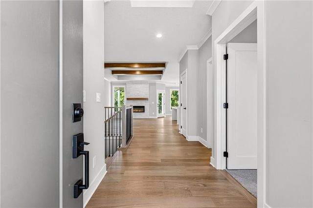 24985 W 94th Place, Lenexa, KS 66227