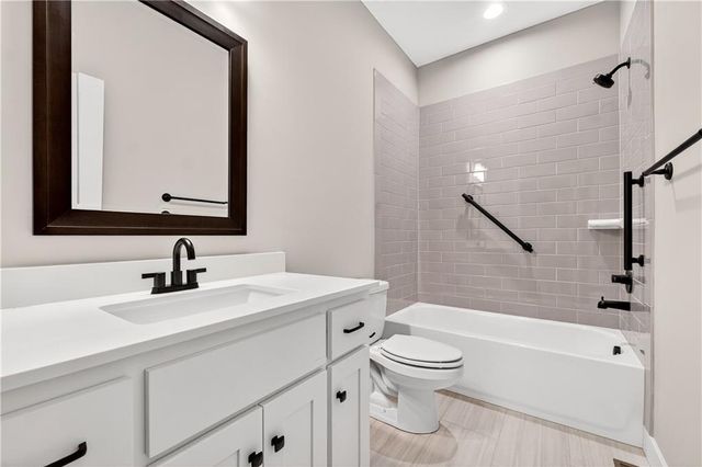 24985 W 94th Place, Lenexa, KS 66227