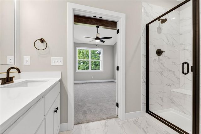 24985 W 94th Place, Lenexa, KS 66227