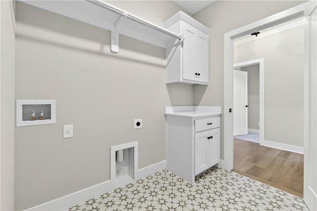 24985 W 94th Place, Lenexa, KS 66227