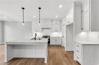 24985 W 94th Place, Lenexa, KS 66227