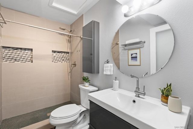 3938 Voltaire St, San Diego, CA 92107