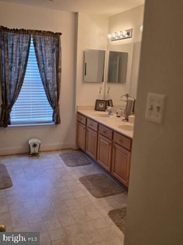 605 LIGHTHOUSE LANDING LN, Annapolis, MD 21409