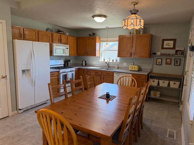 390 E Cardinal Glen Drive, Bloomington, IN 47401