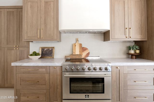 15033 N 60TH Street, Scottsdale, AZ 85254