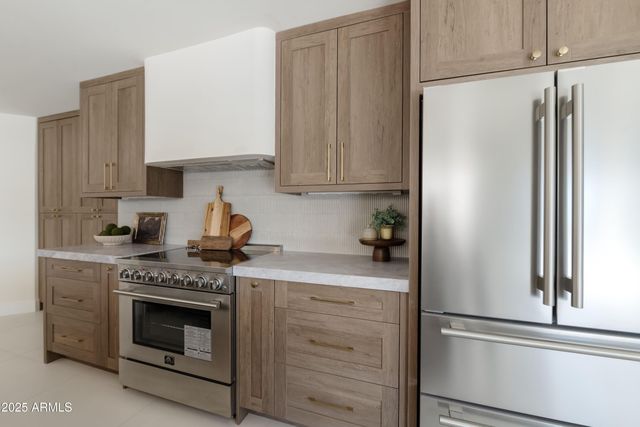 15033 N 60TH Street, Scottsdale, AZ 85254