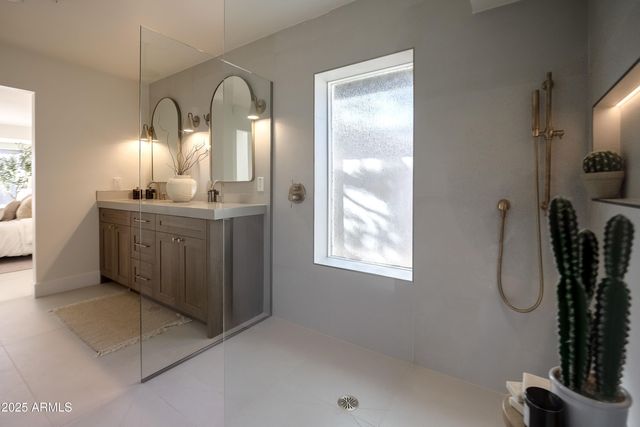 15033 N 60TH Street, Scottsdale, AZ 85254