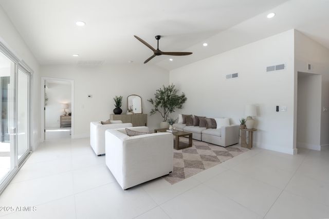 15033 N 60TH Street, Scottsdale, AZ 85254