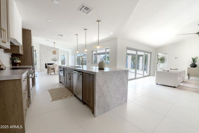 15033 N 60TH Street, Scottsdale, AZ 85254