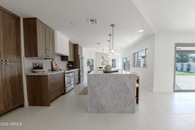 15033 N 60TH Street, Scottsdale, AZ 85254