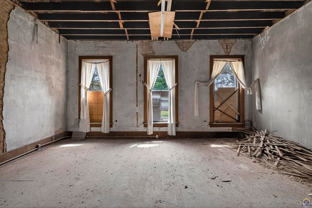 405 New York Ave, Holton, KS 66436