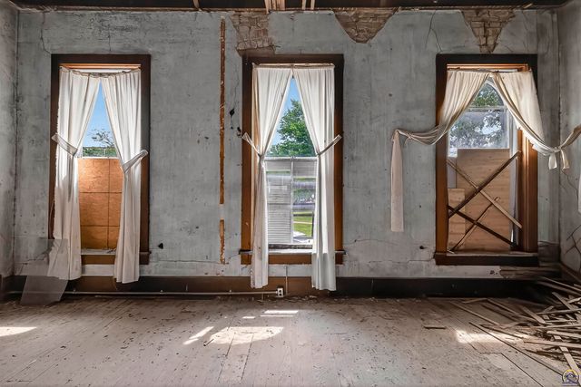 405 New York Ave, Holton, KS 66436