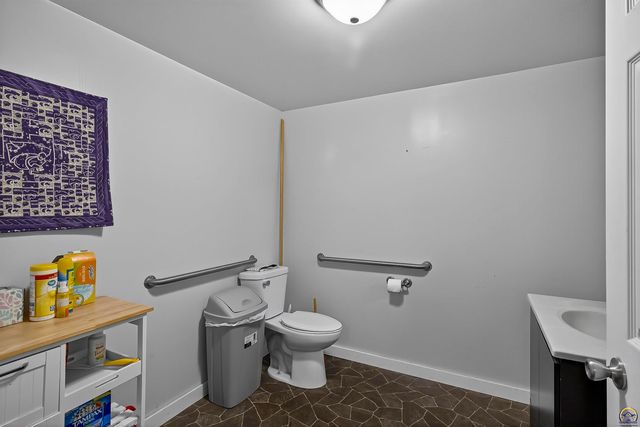 405 New York Ave, Holton, KS 66436