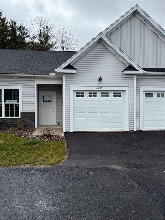 6211 Blossom Ridge, Ontario, NY 14519