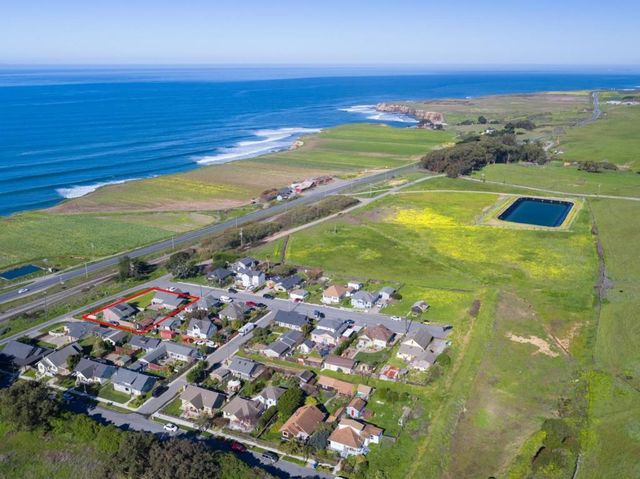 2 3rd Avenue, Davenport, CA 95017