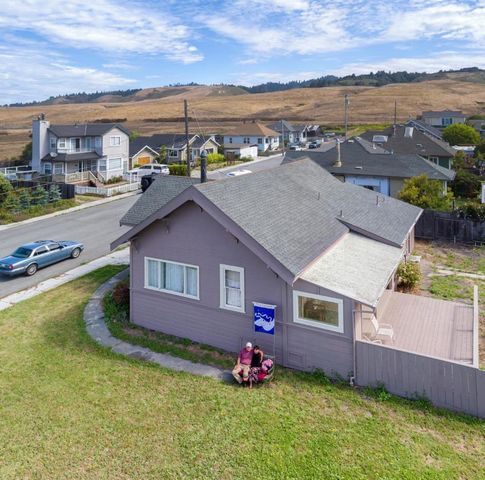 2 3rd Avenue, Davenport, CA 95017