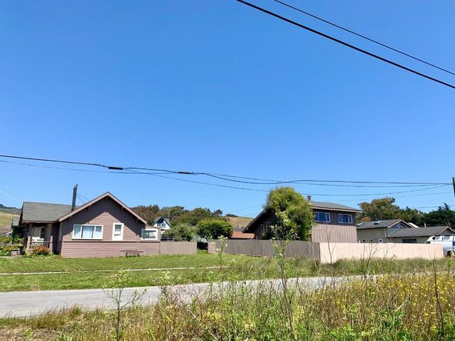 2 3rd Avenue, Davenport, CA 95017