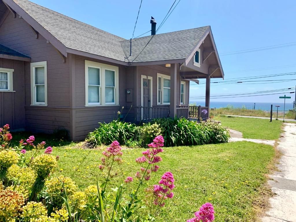 Image 1 of property listing at 2 3rd Avenue, Davenport, CA 95017