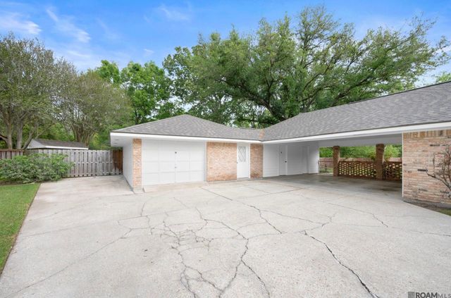 12101 Lake Ladare Ave, Baton Rouge, LA 70816