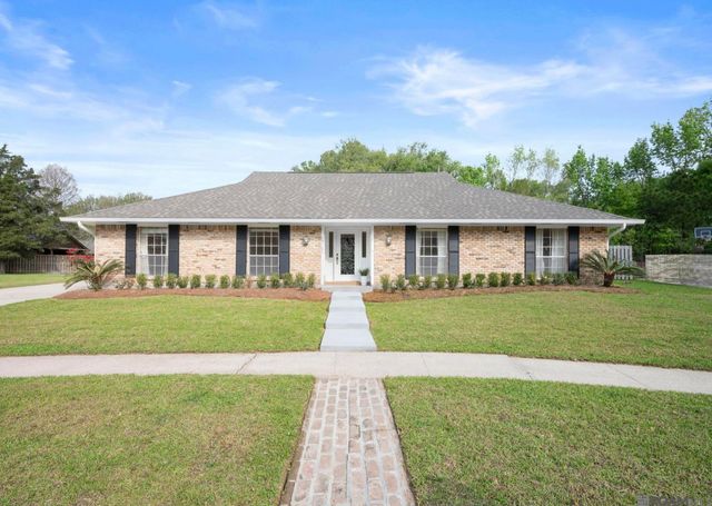 12101 Lake Ladare Ave, Baton Rouge, LA 70816