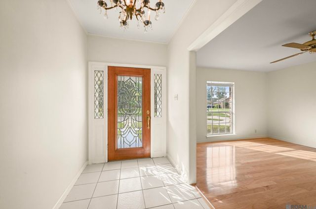 12101 Lake Ladare Ave, Baton Rouge, LA 70816