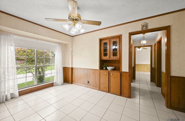 12101 Lake Ladare Ave, Baton Rouge, LA 70816