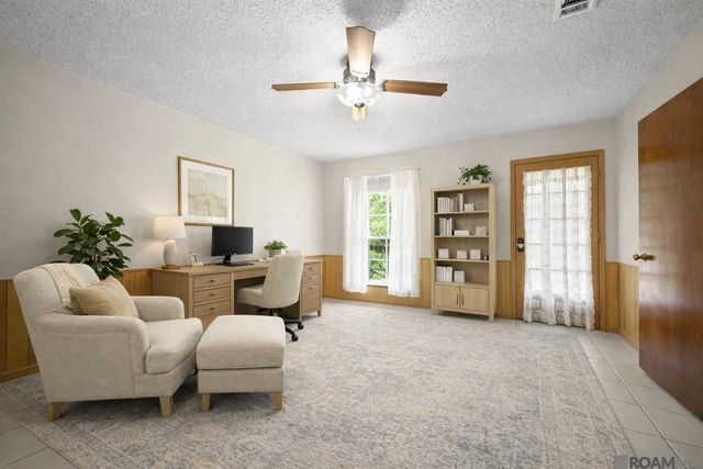 12101 Lake Ladare Ave, Baton Rouge, LA 70816