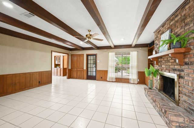 12101 Lake Ladare Ave, Baton Rouge, LA 70816