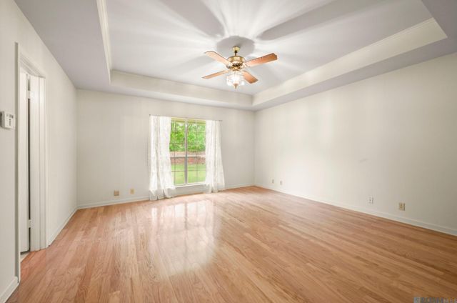 12101 Lake Ladare Ave, Baton Rouge, LA 70816