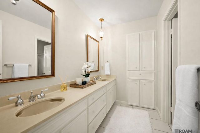 12101 Lake Ladare Ave, Baton Rouge, LA 70816