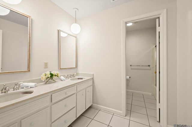 12101 Lake Ladare Ave, Baton Rouge, LA 70816